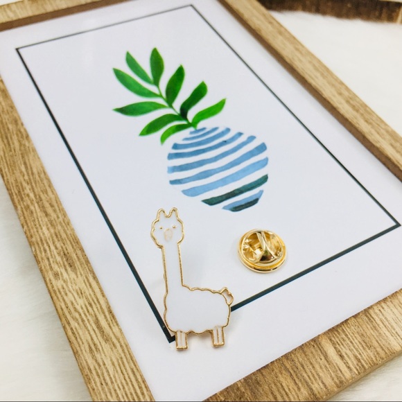 ‼️5 for $25 SALE‼️Alpaca Cute Animal Enamel Pin - Picture 2 of 5
